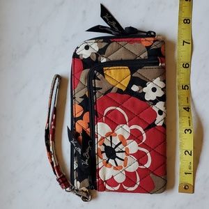 Vera Bradley Zip Zip Wristlet Euc Bittersweet